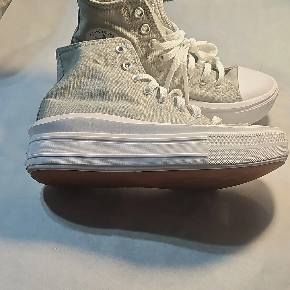 Stylish Converse Platform Gray High-Top Sneakers NWOT